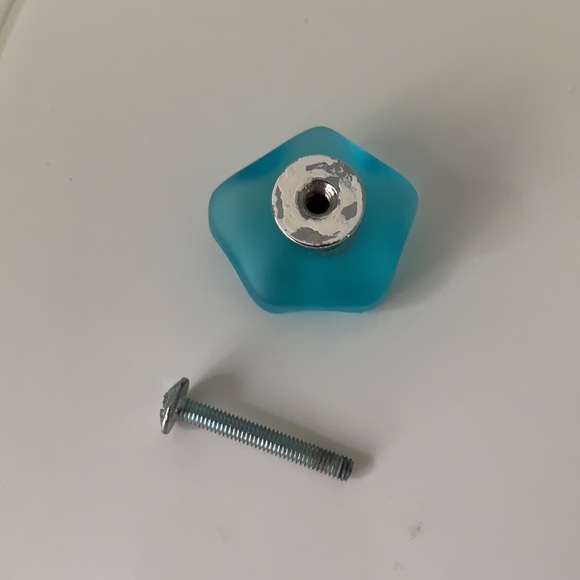 Blue glass drawer pulls - Picture 4 of 6